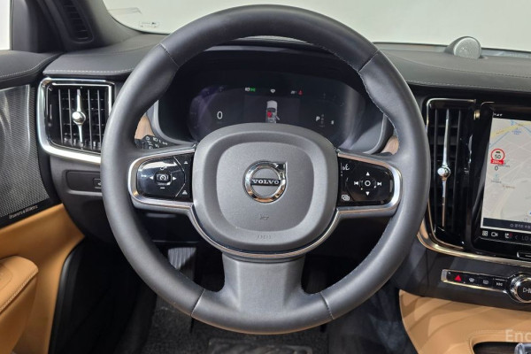 2022 Volvo S90 с пробегом 62 960 км