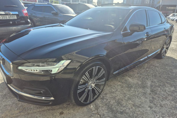 2023 Volvo S90 с пробегом 52 733 км