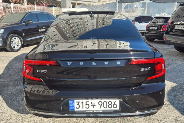 2023 Volvo S90 с пробегом 52 733 км