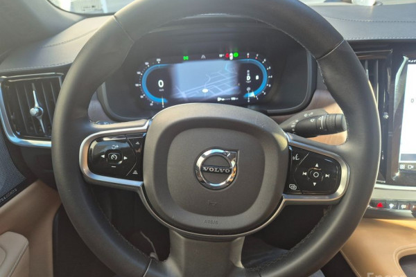 2023 Volvo S90 с пробегом 52 733 км