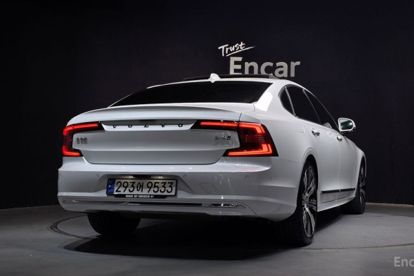 2022 Volvo S90 с пробегом 28 467 км