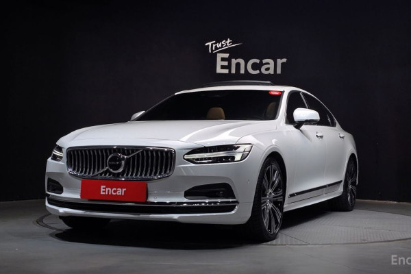 2022 Volvo S90 с пробегом 28 467 км