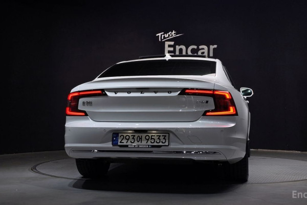 2022 Volvo S90 с пробегом 28 467 км