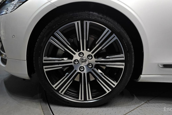 2022 Volvo S90 с пробегом 28 467 км