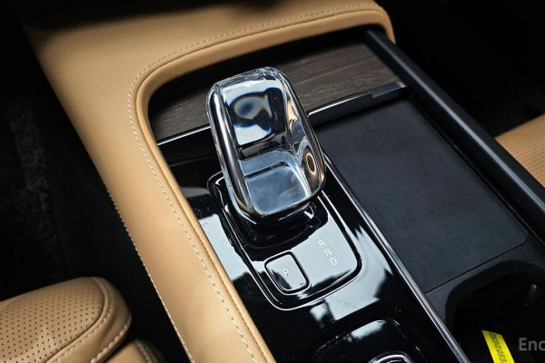 2022 Volvo S90 с пробегом 28 467 км