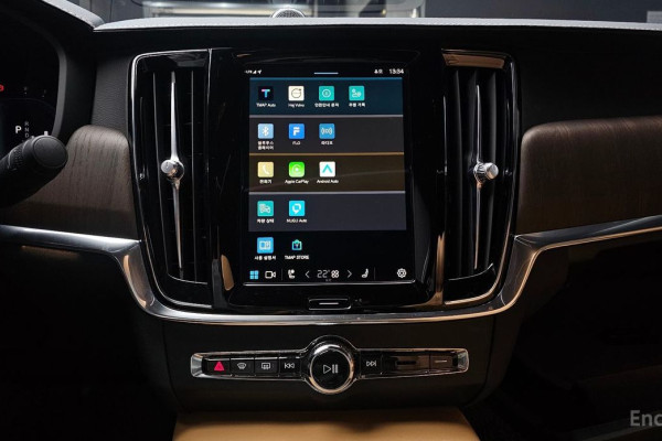 2022 Volvo S90 с пробегом 28 467 км