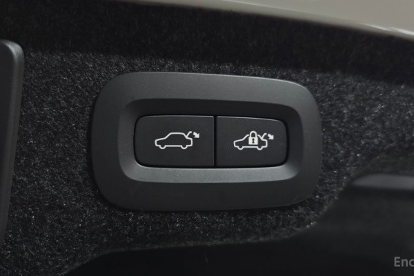 2022 Volvo S90 с пробегом 28 467 км