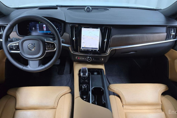 2022 Volvo S90 с пробегом 57 298 км