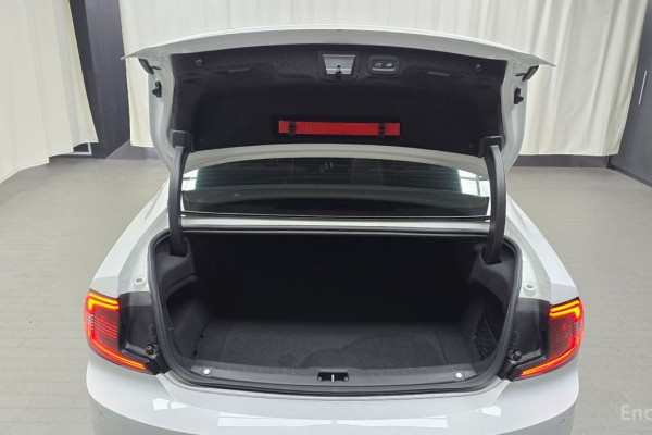 2022 Volvo S90 с пробегом 57 298 км