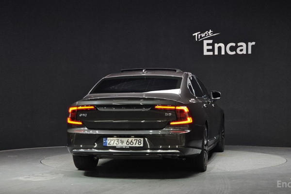 2023 Volvo S90 с пробегом 32 370 км