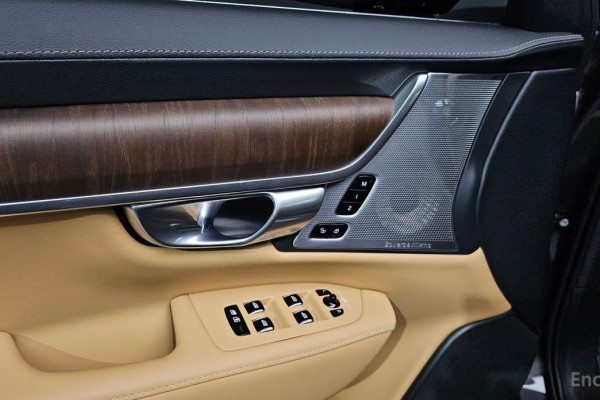 2023 Volvo S90 с пробегом 32 370 км