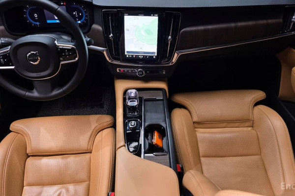 2023 Volvo S90 с пробегом 86 040 км