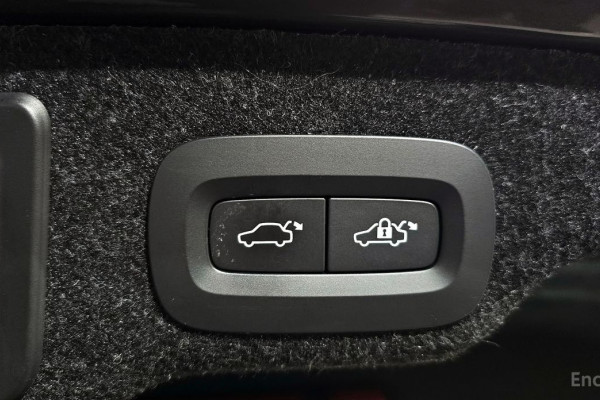 2023 Volvo S90 с пробегом 86 040 км