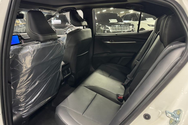 2026 Toyota Camry с пробегом 5 км