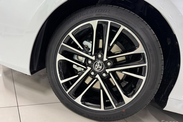 2026 Toyota Camry с пробегом 5 км