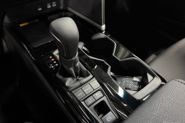 2026 Toyota Camry с пробегом 5 км