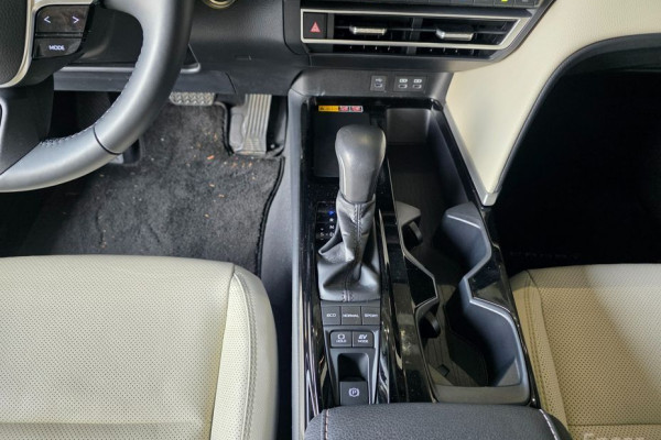 2024 Toyota Camry с пробегом 4 335 км