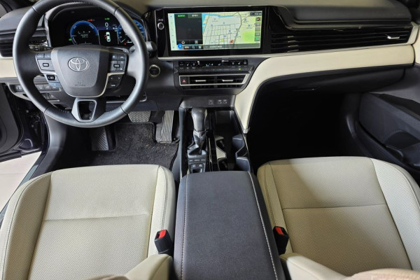 2024 Toyota Camry с пробегом 4 335 км