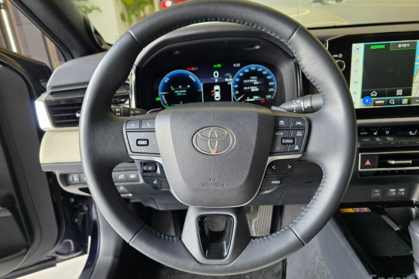 2024 Toyota Camry с пробегом 4 335 км