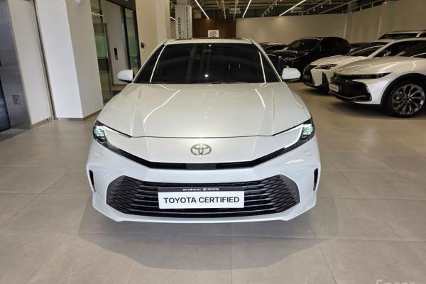 2025 Toyota Camry с пробегом 8 563 км