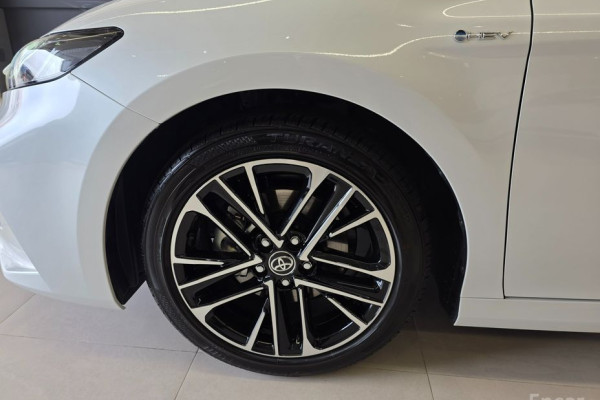 2025 Toyota Camry с пробегом 8 563 км