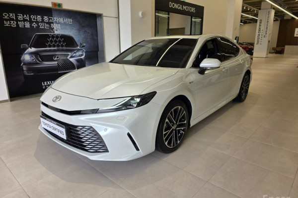 2025 Toyota Camry с пробегом 8 563 км