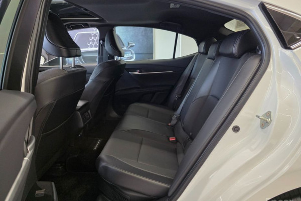 2025 Toyota Camry с пробегом 8 563 км