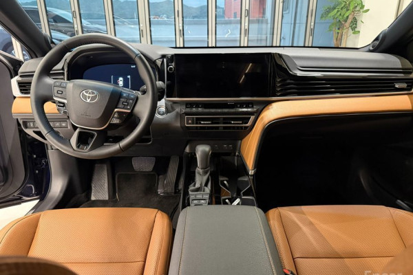 2025 Toyota Camry с пробегом 2 075 км
