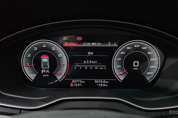 2022 Audi Q5 с пробегом 93 773 км