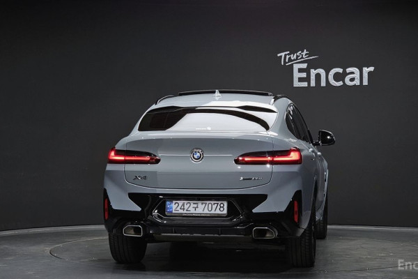 2024 BMW X4 с пробегом 23 321 км