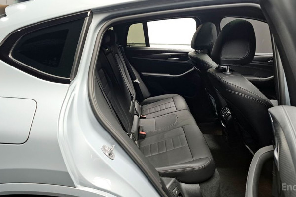 2024 BMW X4 с пробегом 23 321 км