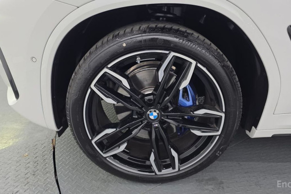 2025 BMW X4 с пробегом 241 км