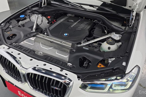 2025 BMW X4 с пробегом 241 км