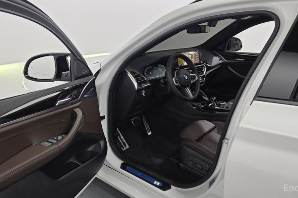 2025 BMW X4 с пробегом 241 км