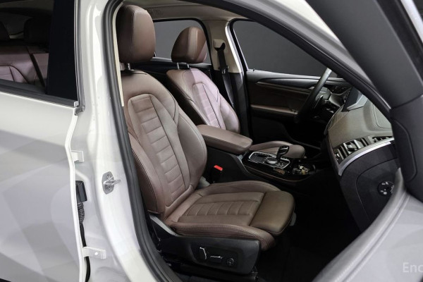 2025 BMW X4 с пробегом 12 981 км