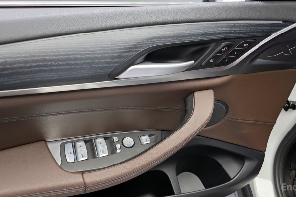 2025 BMW X4 с пробегом 12 981 км