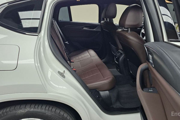 2025 BMW X4 с пробегом 4 509 км