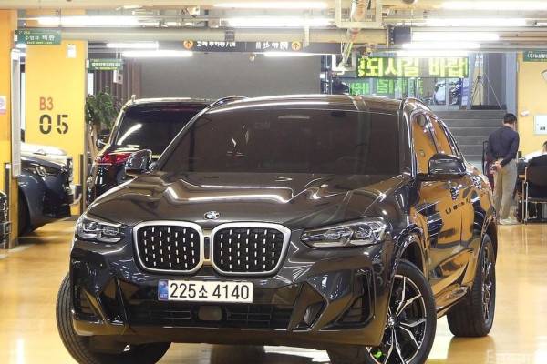 2024 BMW X4 с пробегом 27 000 км