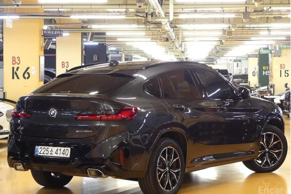 2024 BMW X4 с пробегом 27 000 км