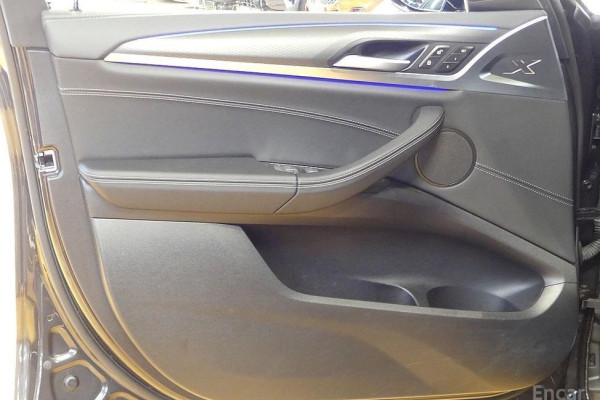 2024 BMW X4 с пробегом 27 000 км