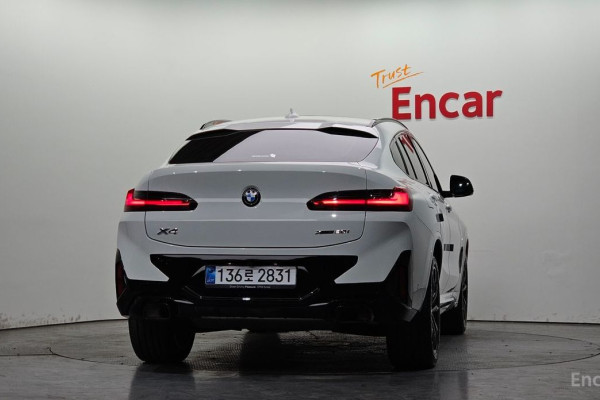 2025 BMW X4 с пробегом 17 727 км