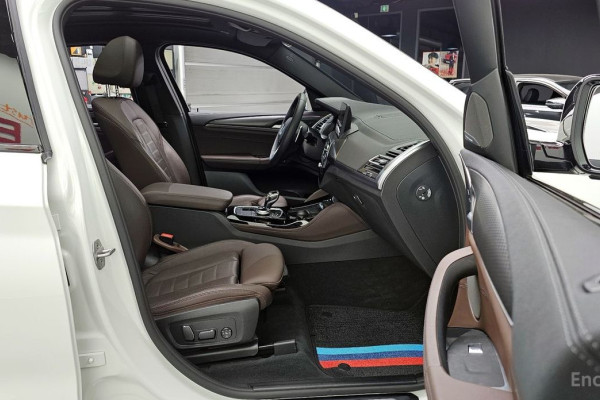 2025 BMW X4 с пробегом 17 727 км