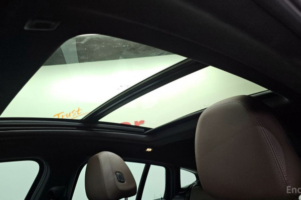 2025 BMW X4 с пробегом 17 727 км