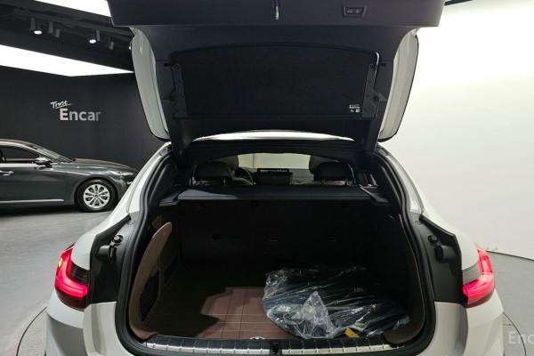 2025 BMW X4 с пробегом 17 727 км