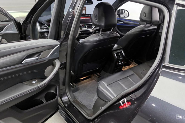 2025 BMW X4 с пробегом 11 178 км