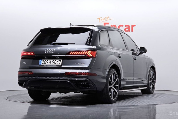 2021 Audi Q7 с пробегом 77 951 км