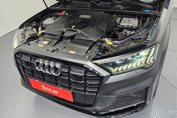 2021 Audi Q7 с пробегом 77 951 км