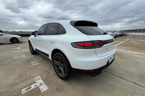 2021 Porsche Macan с пробегом 68 000 км