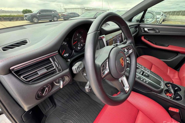 2021 Porsche Macan с пробегом 68 000 км