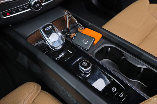 2021 Volvo XC60 с пробегом 22 842 км